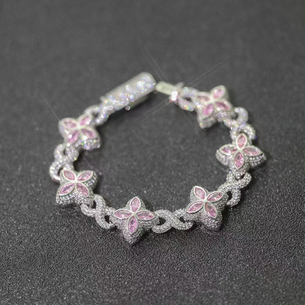 Clover Bracelet in Crystal - Image 3